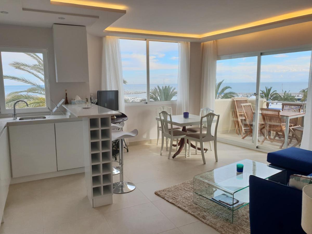 Fantastic Apartment In Front Of The Sea & Marina エステポナ エクステリア 写真