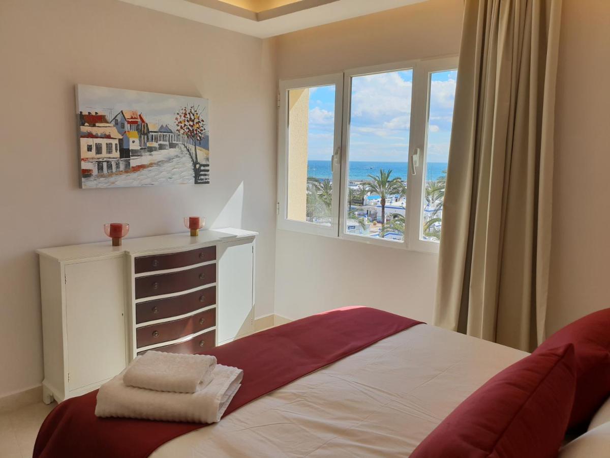 Fantastic Apartment In Front Of The Sea & Marina エステポナ エクステリア 写真