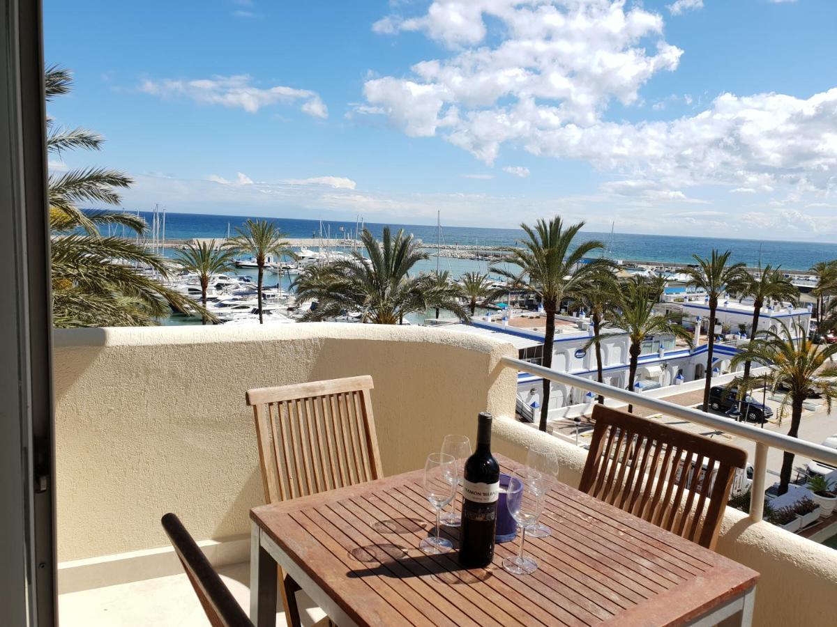 Fantastic Apartment In Front Of The Sea & Marina エステポナ エクステリア 写真