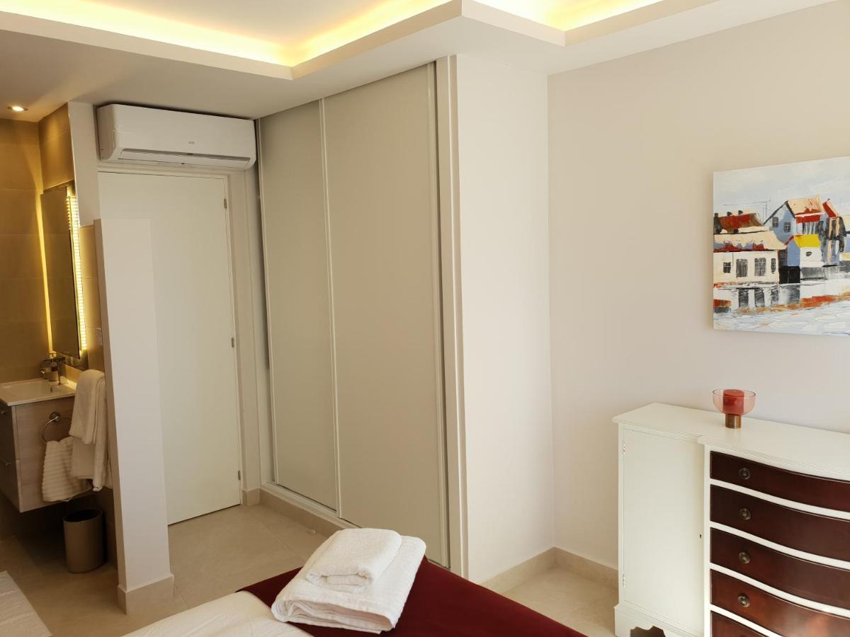 Fantastic Apartment In Front Of The Sea & Marina エステポナ エクステリア 写真