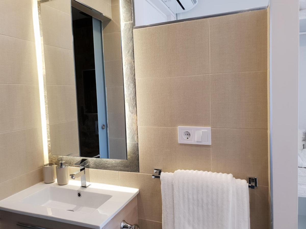 Fantastic Apartment In Front Of The Sea & Marina エステポナ エクステリア 写真