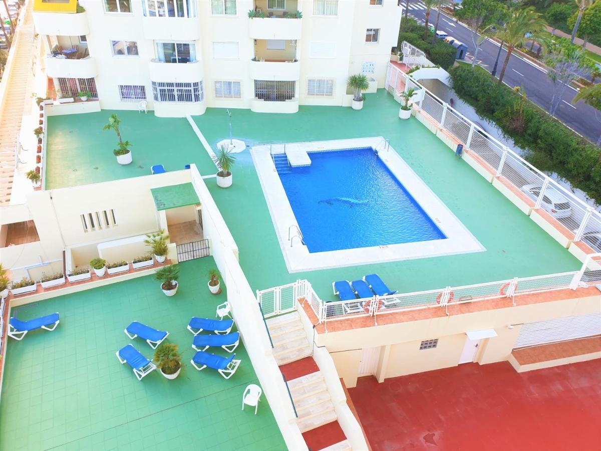 Fantastic Apartment In Front Of The Sea & Marina エステポナ エクステリア 写真