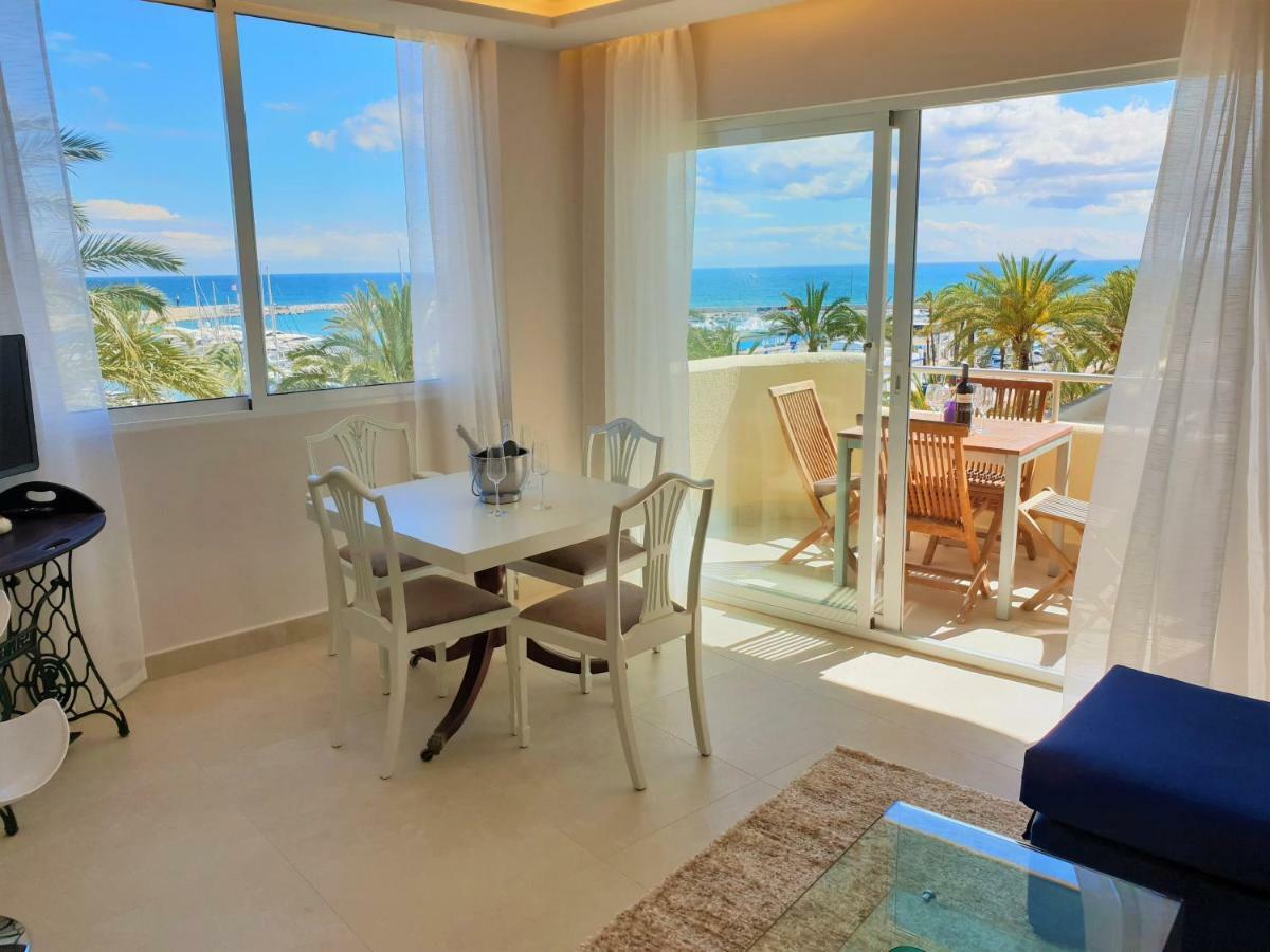 Fantastic Apartment In Front Of The Sea & Marina エステポナ エクステリア 写真