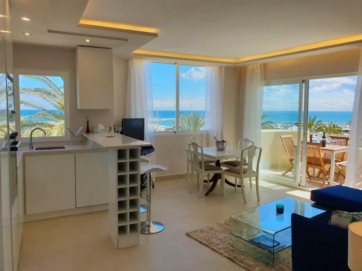 Fantastic Apartment In Front Of The Sea & Marina エステポナ エクステリア 写真